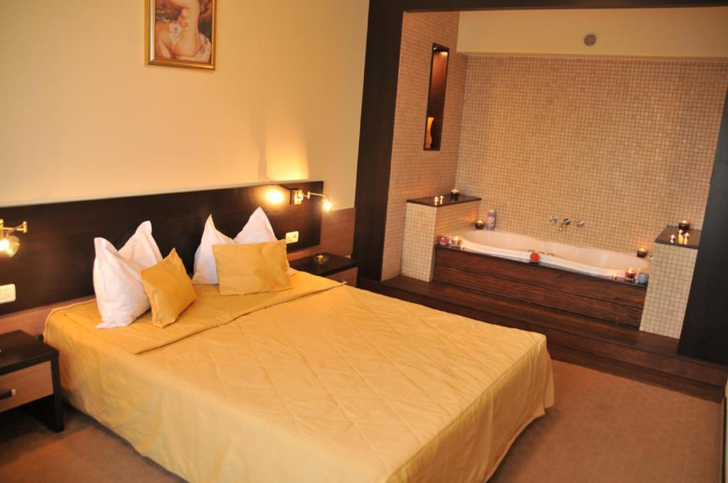 Hotel Nord بلوييست المظهر الخارجي الصورة